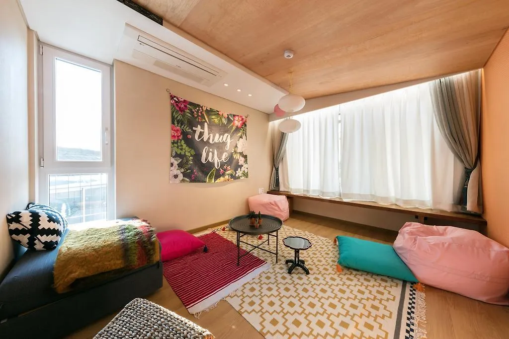 Dokebi Cottage Seoul Apartment